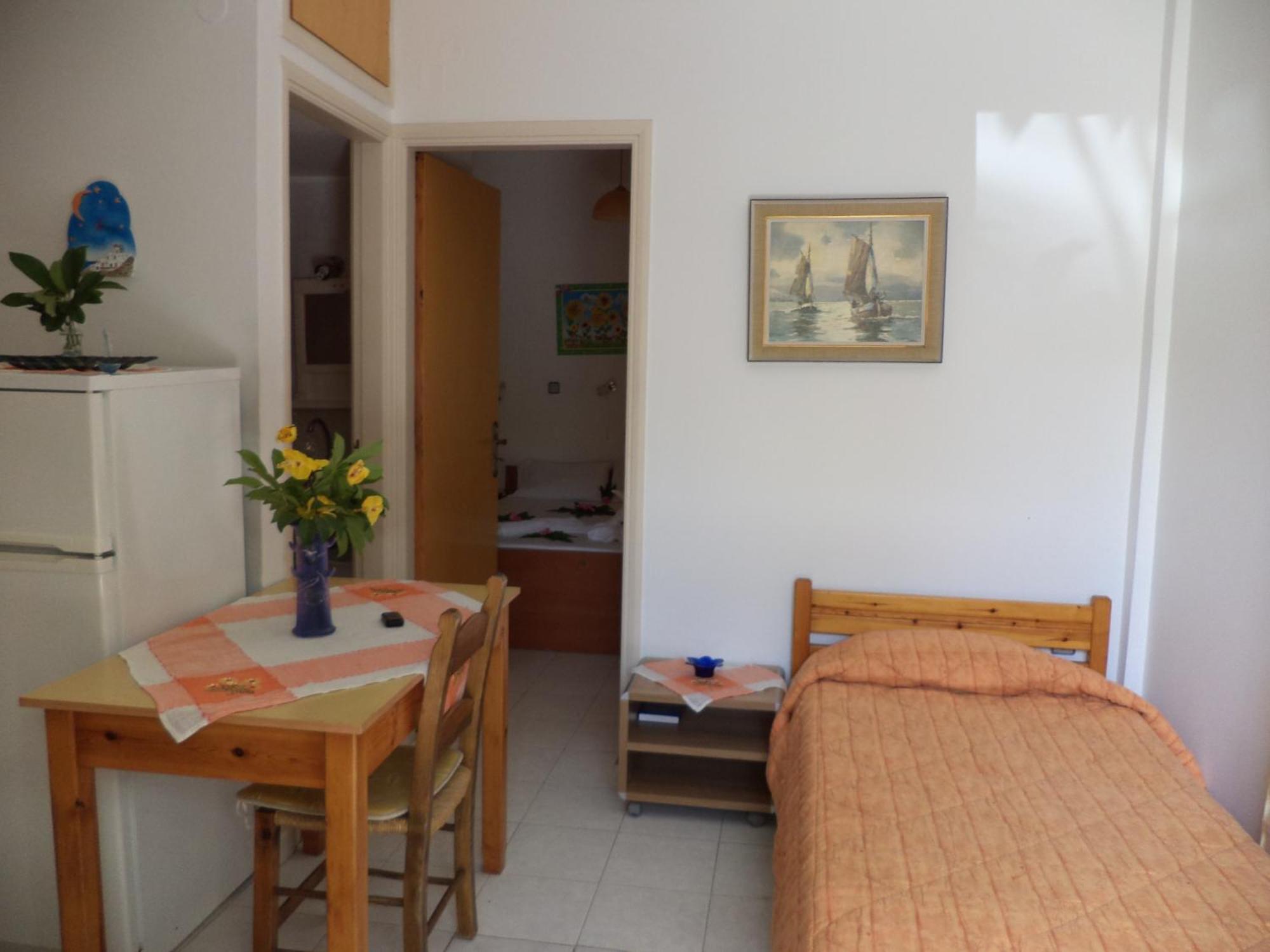 Maria'S Apartments Каливес Номер фото